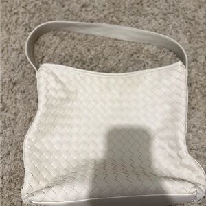 Elegant White Woven Shoulder Bag